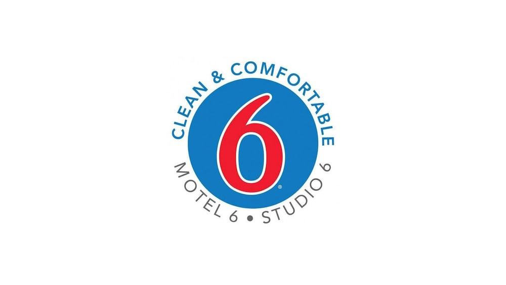 Motel 6 维克多维尔 外观 照片