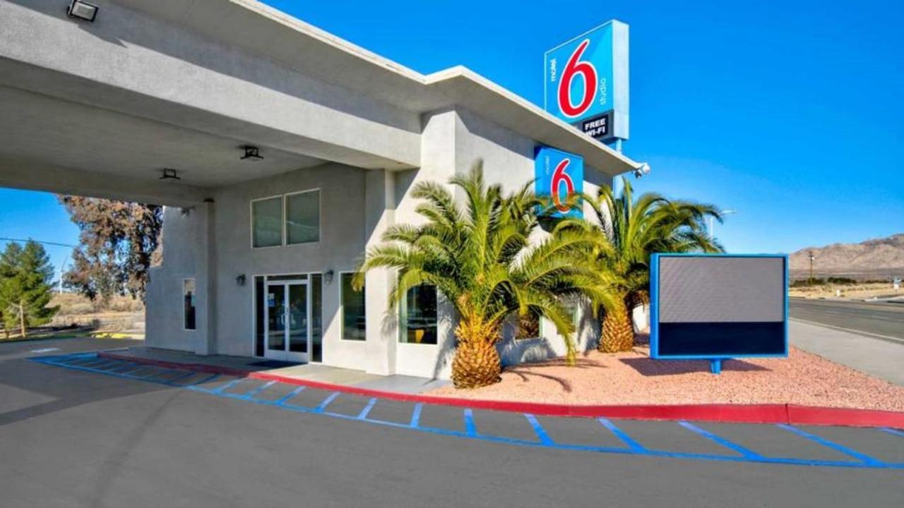 Motel 6 维克多维尔 外观 照片