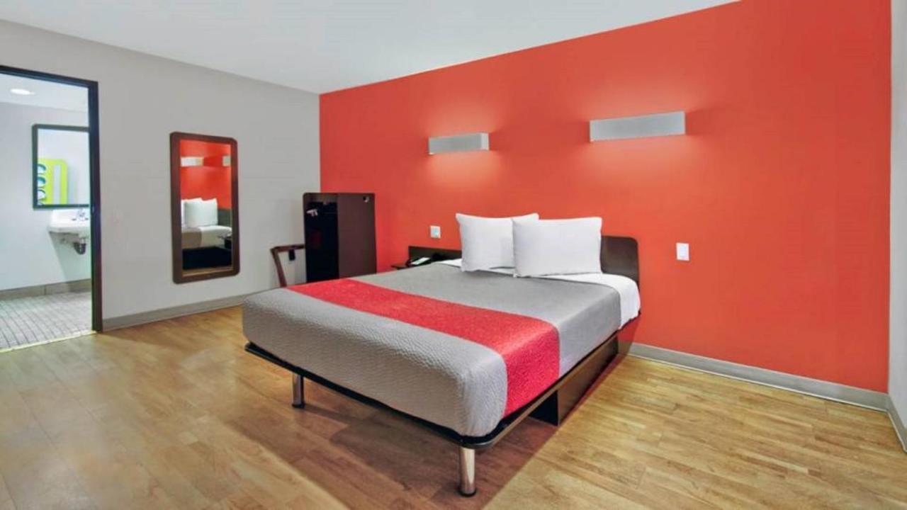 Motel 6 维克多维尔 外观 照片