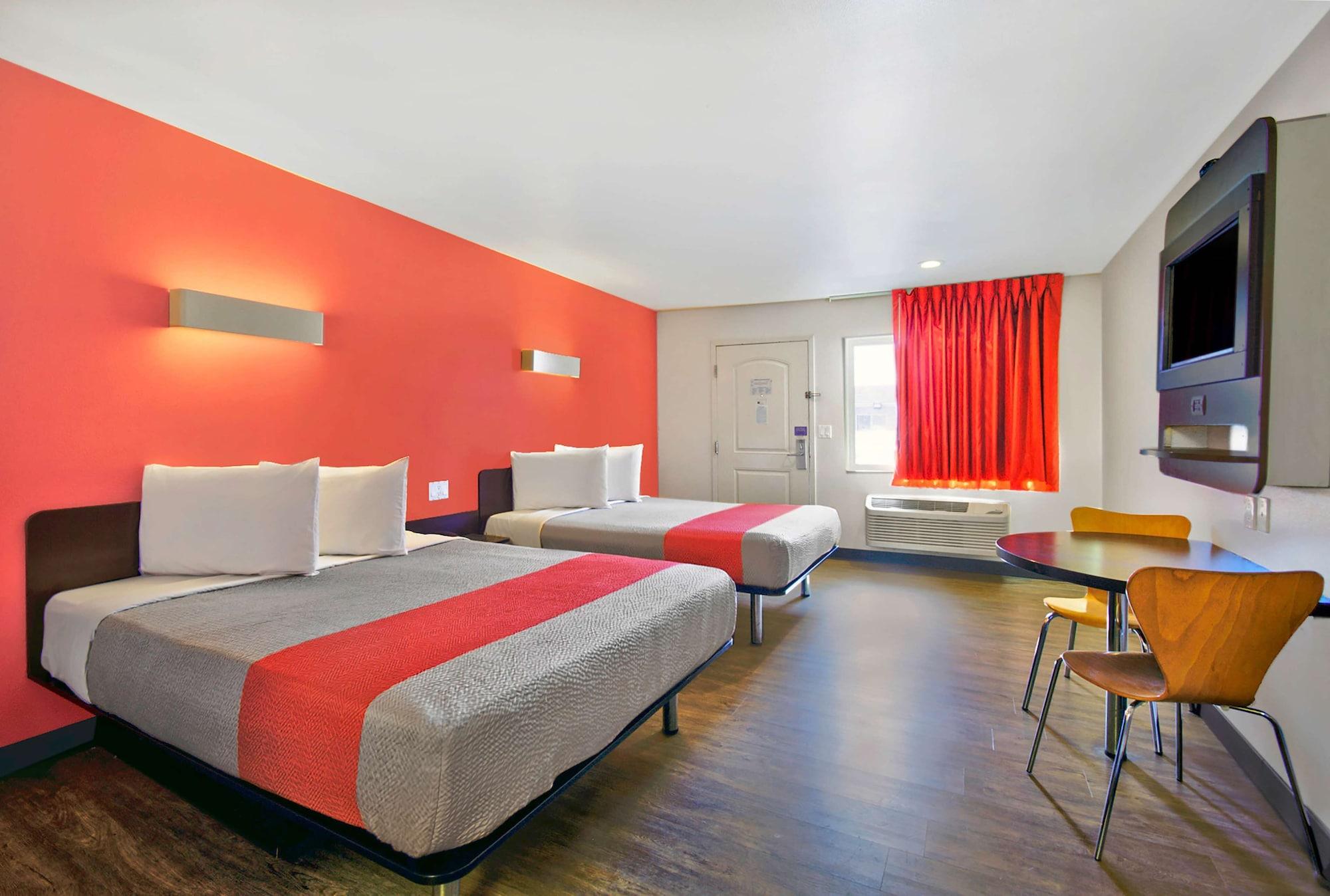 Motel 6 维克多维尔 外观 照片