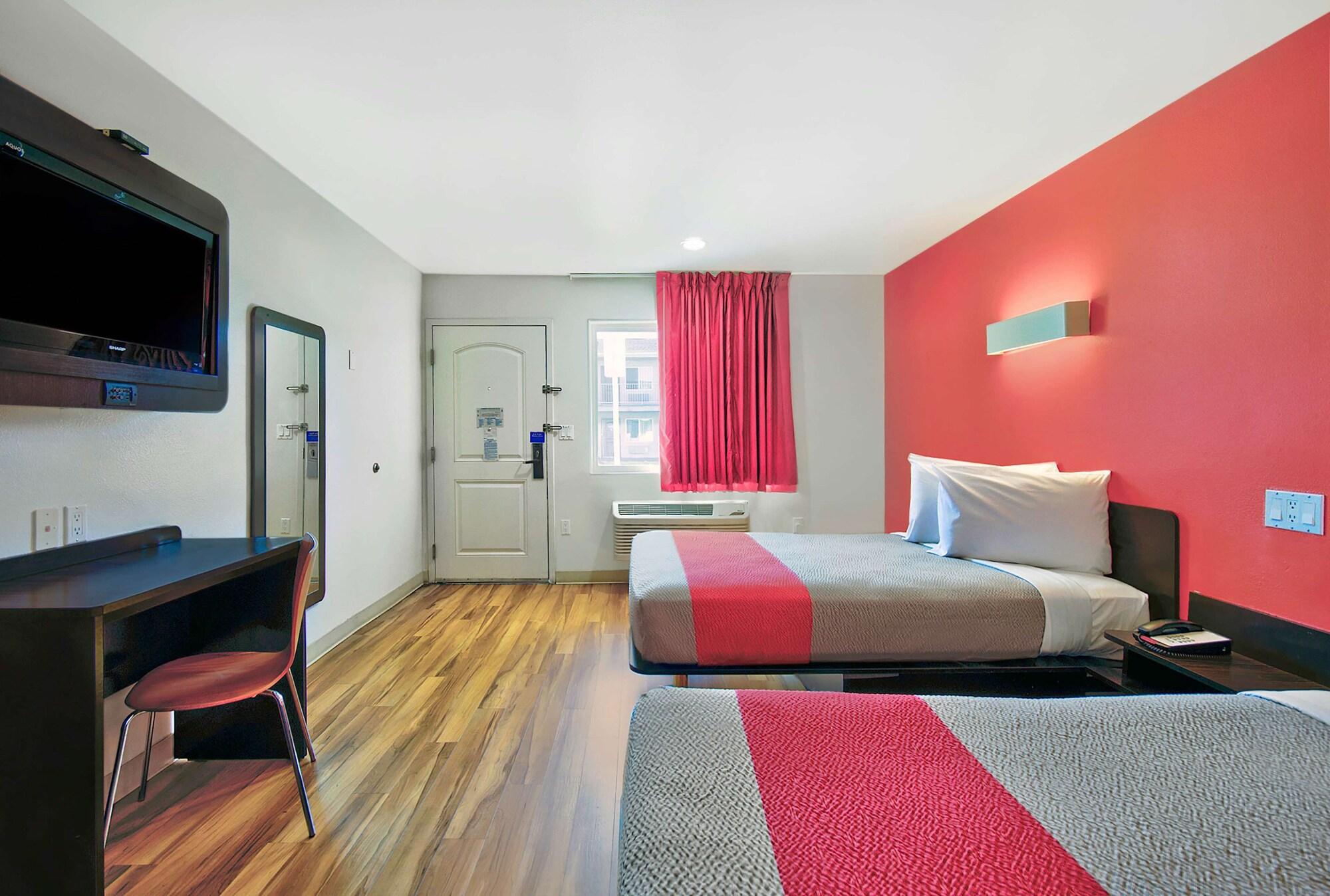 Motel 6 维克多维尔 外观 照片