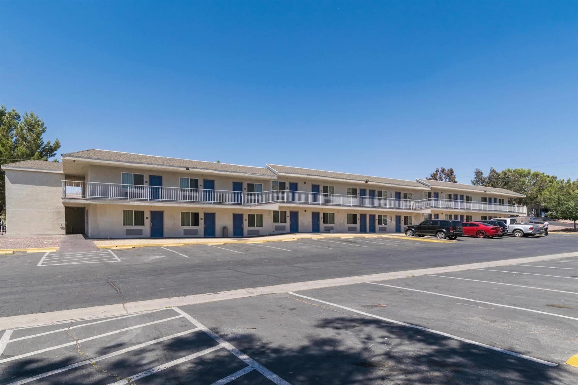 Motel 6 维克多维尔 外观 照片